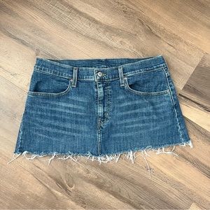 Levi's Women's Raw Hem Denim Skirt Medium Wash Size 32